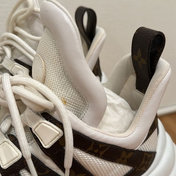 Louis Vuitton arch light sneakers - Picture 7 of 17